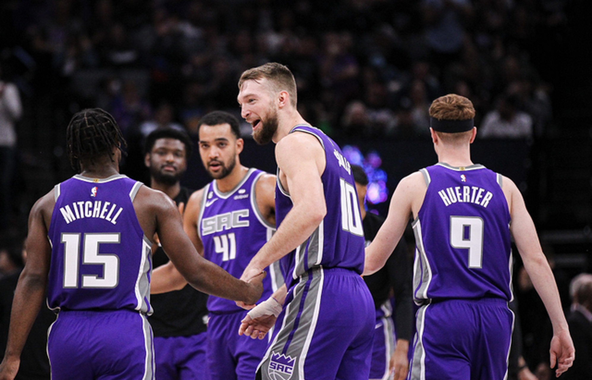 密尔沃基雄鹿训练开放日，今夜外线爆发引欢呼，欧超杯在即，年轻球员得到机会的简单介绍-九游体育